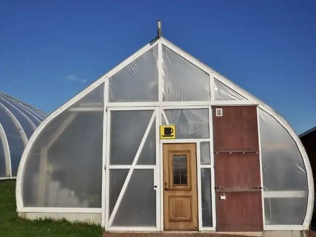 The Unique Benefits of Building a Greenhouse Cafe